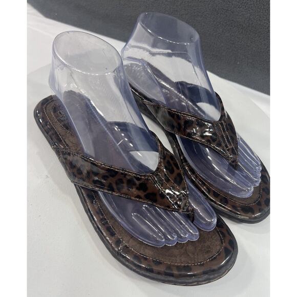 BORN boc Concepts Leopard Slip On Flip Flop Sandals Things Brown Women Size 7 - Picture 4 of 16